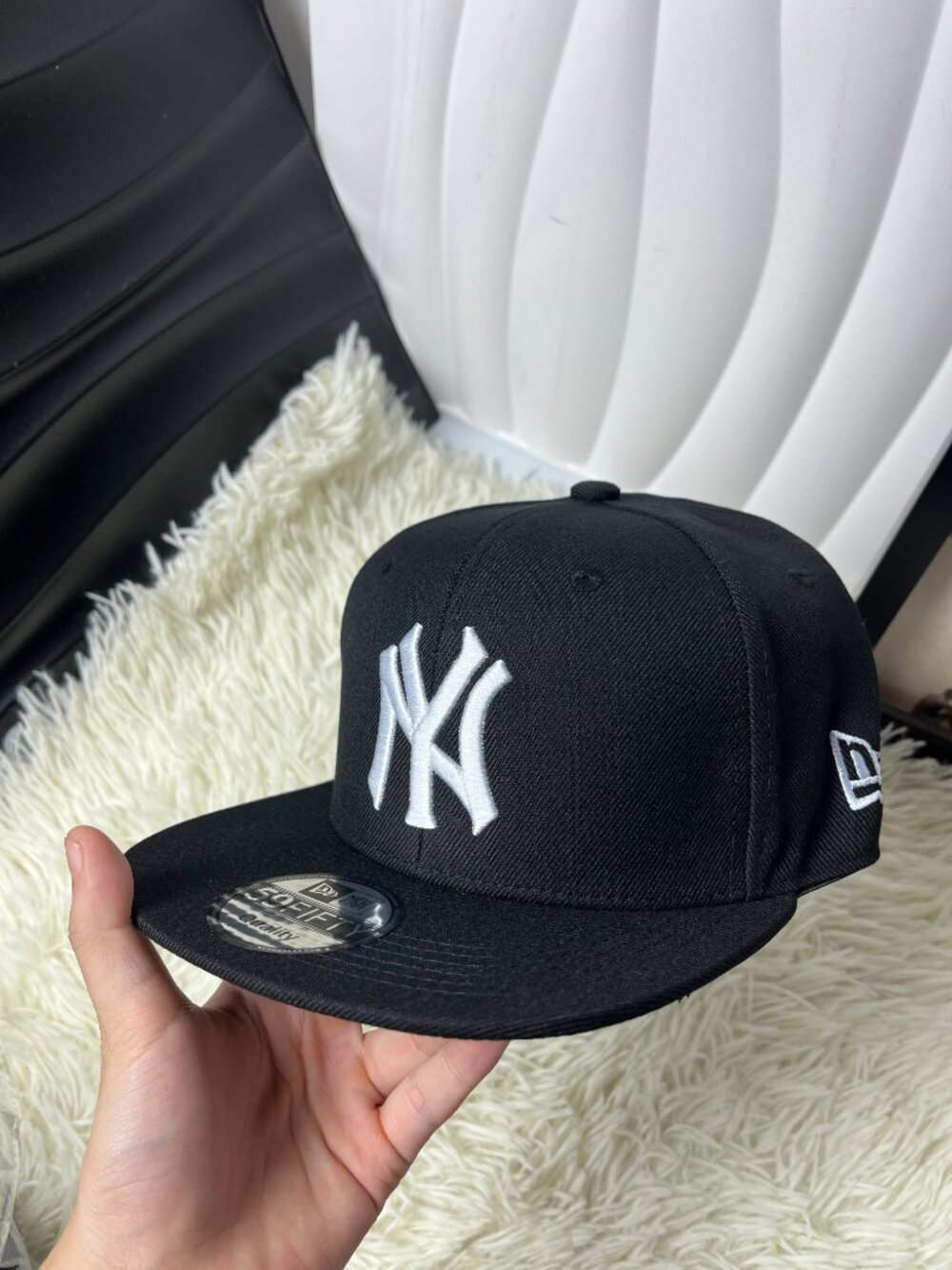 Classic Embroidered Logo Style Snapback Hat Two Color Baseball Cap Hip Hop Stree
